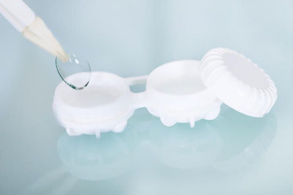 Contact Lens Applicators & Removers: How to Use Them, Do They Work, and Where to Buy in Canada (2026)