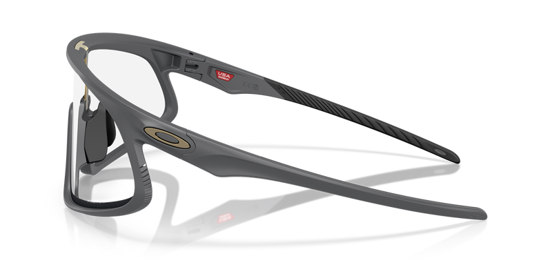 Oakley RSLV in Matte Carbon / Clear to Black Iridium Photochromic (948406) - Alternate View